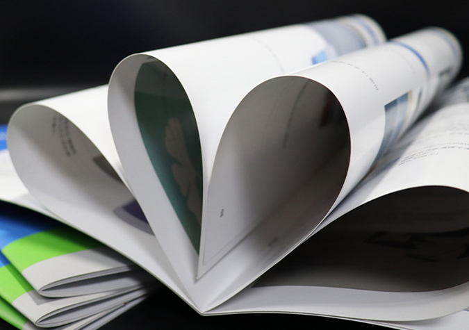 Custom Premium Marketing Brochures & Leaflets & Flyers & Catalogs